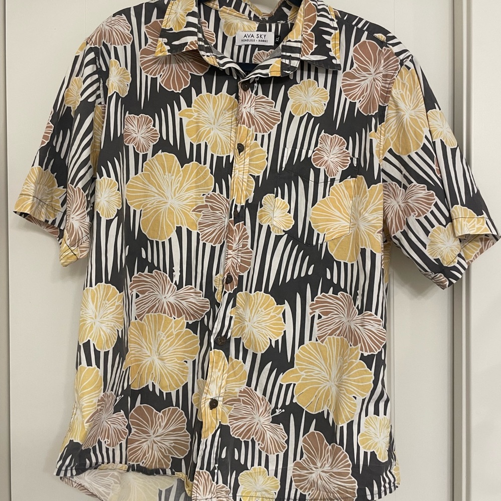 Ava Sky Men’s Aloha shirt